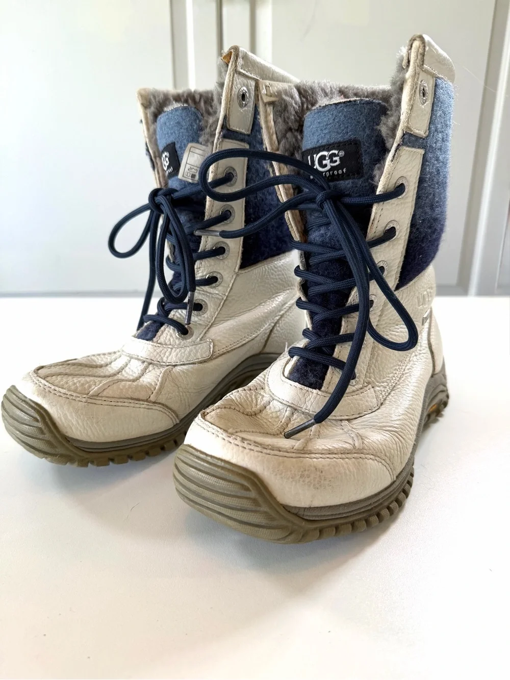 UGG Adirondack II Waterproof Winter Boots Blue Ombré Leather Size 6